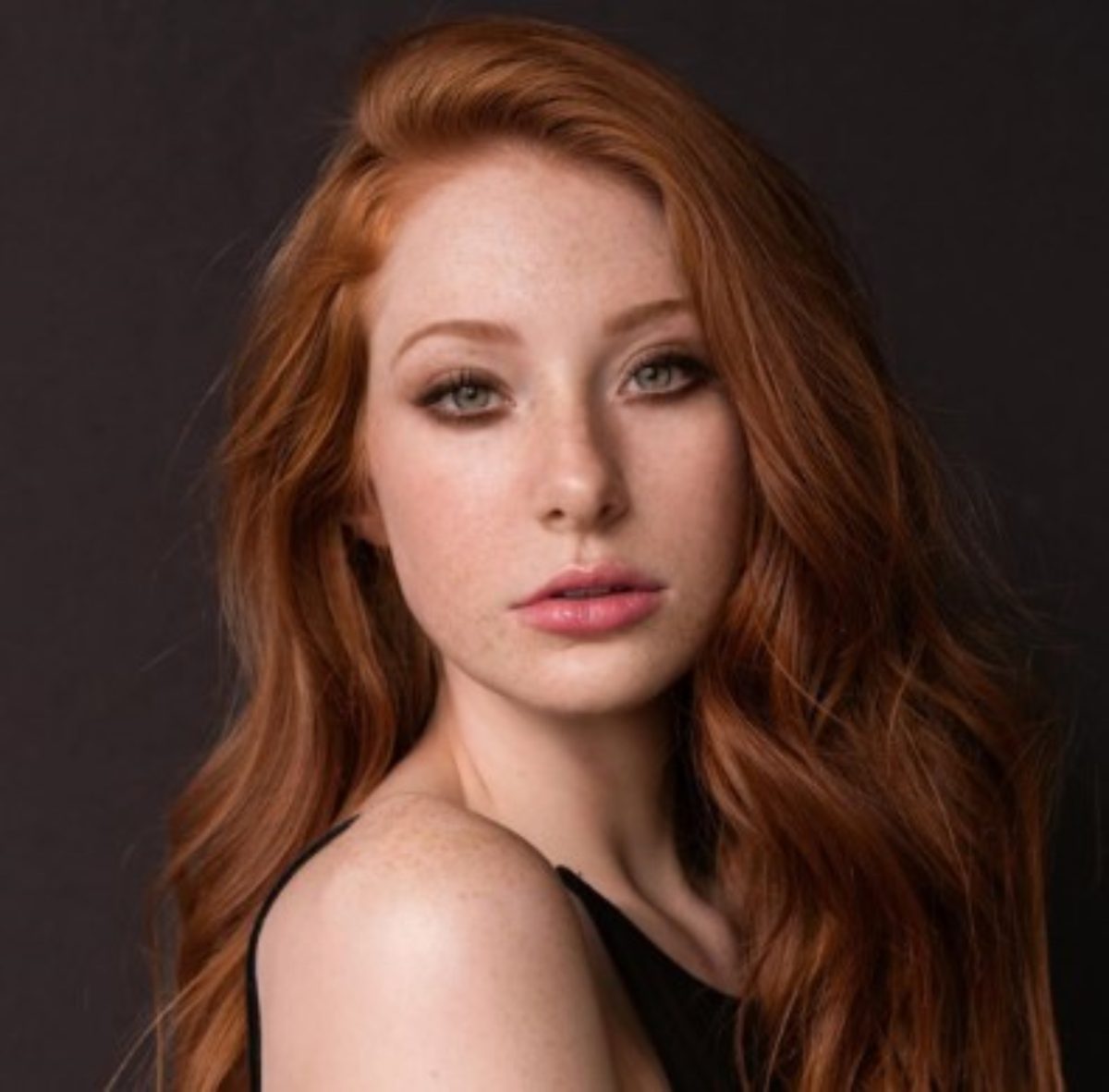 Madeline Ford, A Redhair Beauty With Freckles